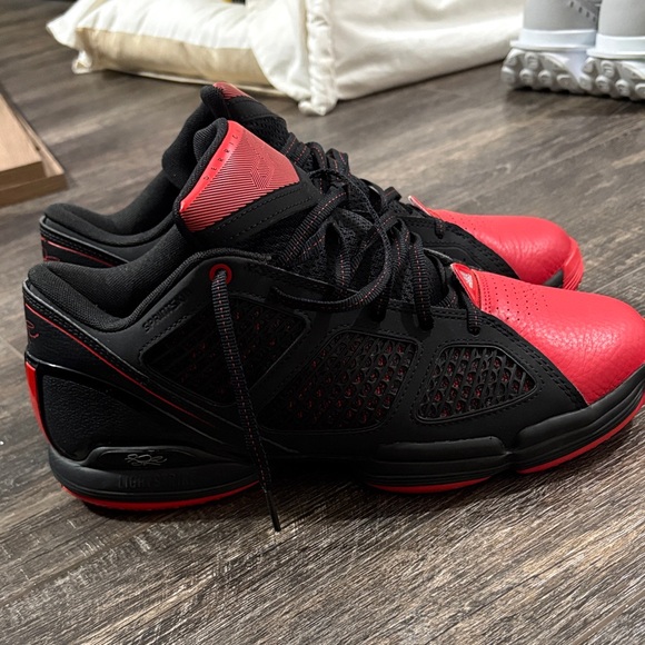 Adidas - Picture 2 of 6